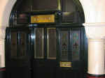 qvb-08.jpg (58641 bytes)