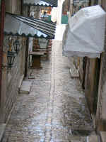 streets02.JPG (110335 bytes)