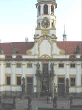 Pc090140.jpg (34782 bytes)