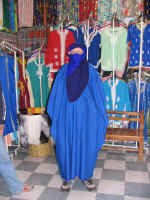 shopping18.jpg (139067 bytes)