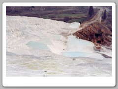 Travertine deposits of calcium oxide